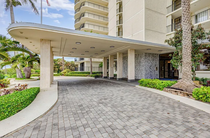 Porte Cochere