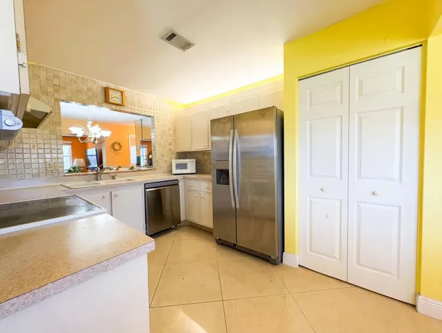 Emerald Kitchen 1