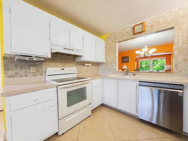 Emerald Kitchen 2