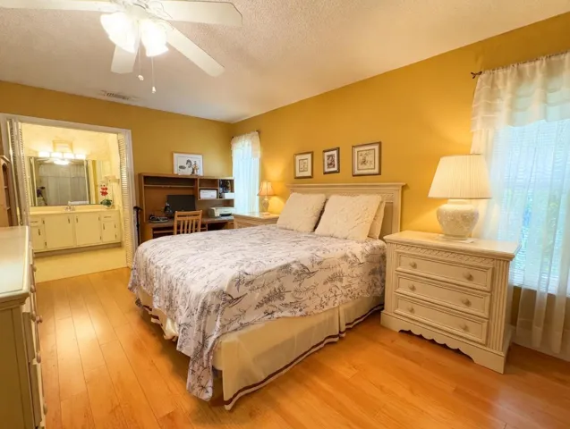 Emerald Main Bedroom