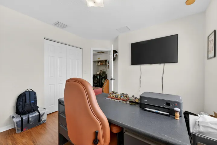 Guest Room 2 - Office