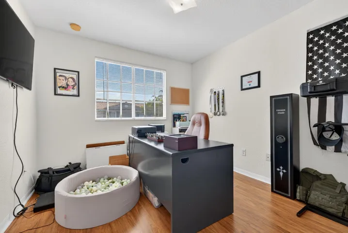 Guest Room 2 - Office