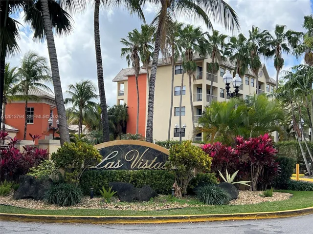 Las Vistas entrance