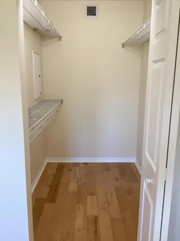 walking closet