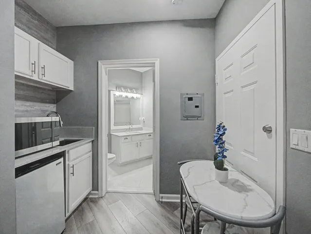 Side B Wet bar