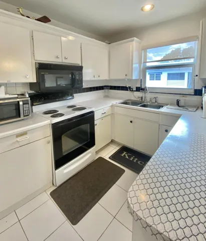 double sink in kitchen
