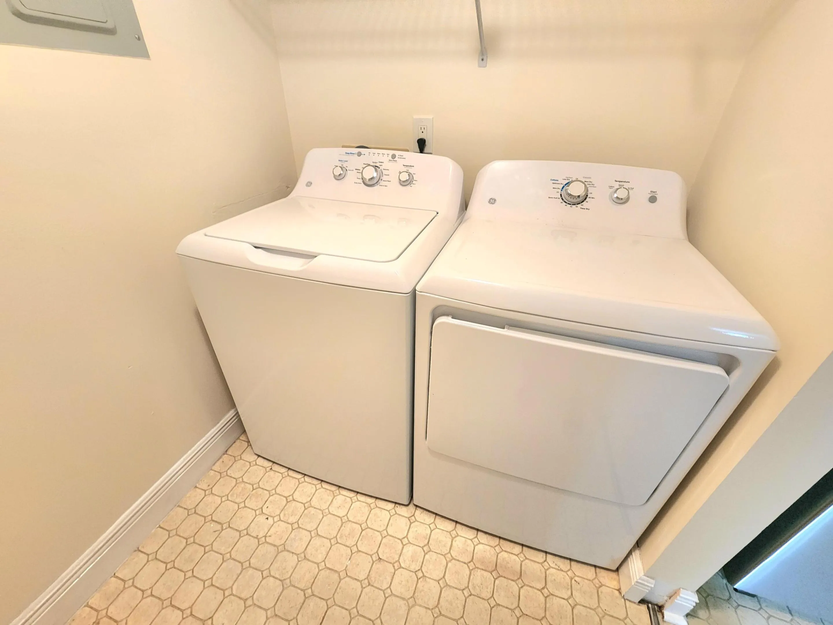 LAUNDRY RM-pic1