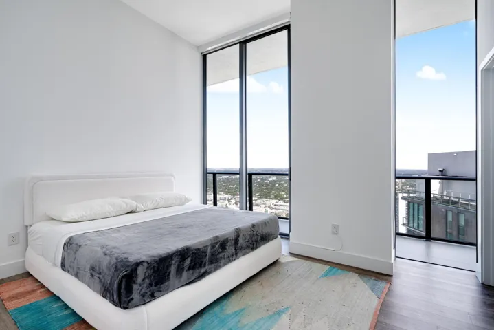 480 NE 31st St, Miami, FL 33137056