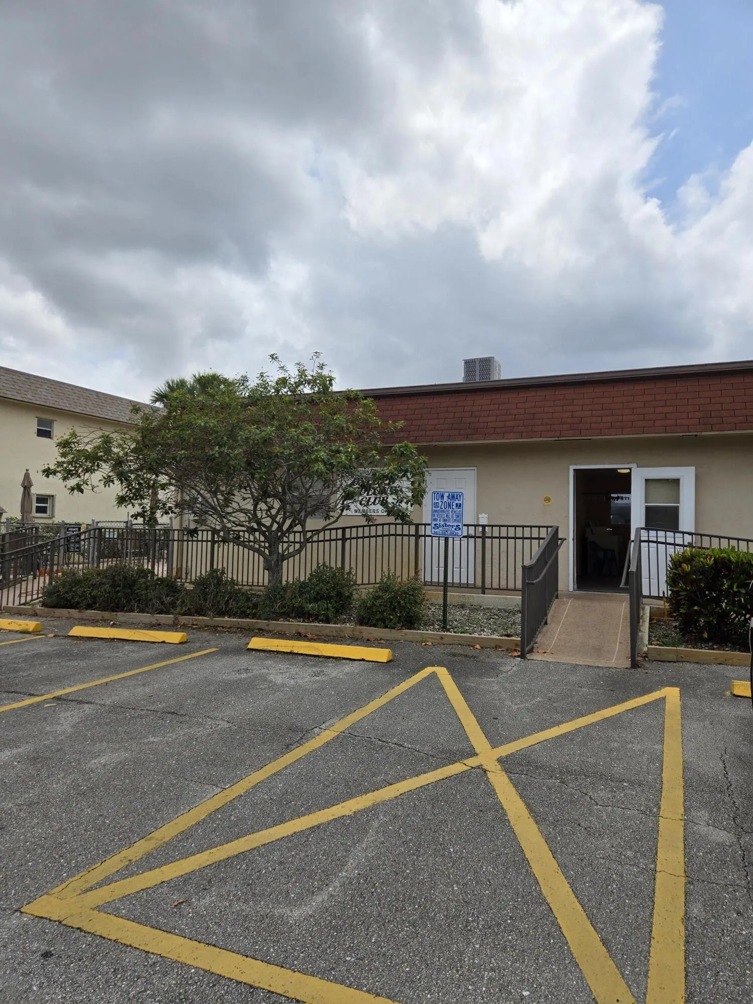 Oxford Clubhouse and public laundry