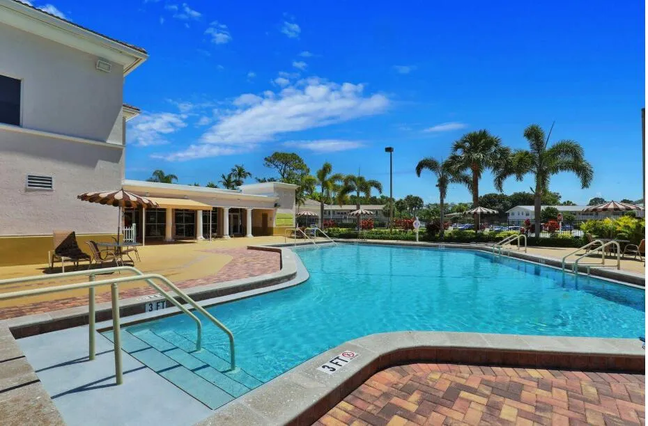 Main pool2