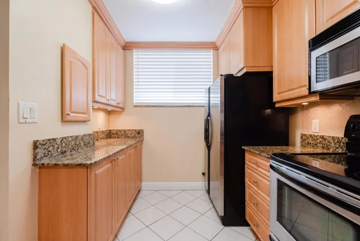 MLS IA - 109 Lake Emerald Drive-2