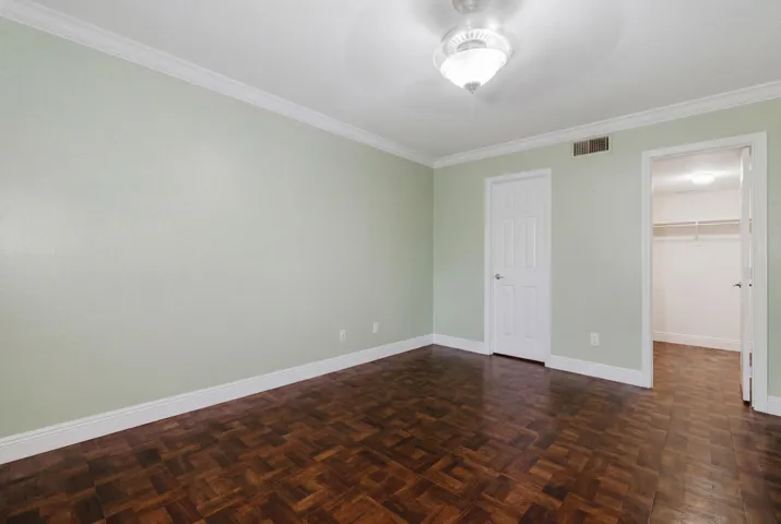 MLS IA - 109 Lake Emerald Drive-12