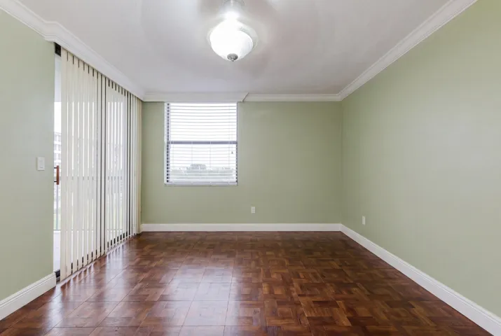 MLS IA - 109 Lake Emerald Drive-11