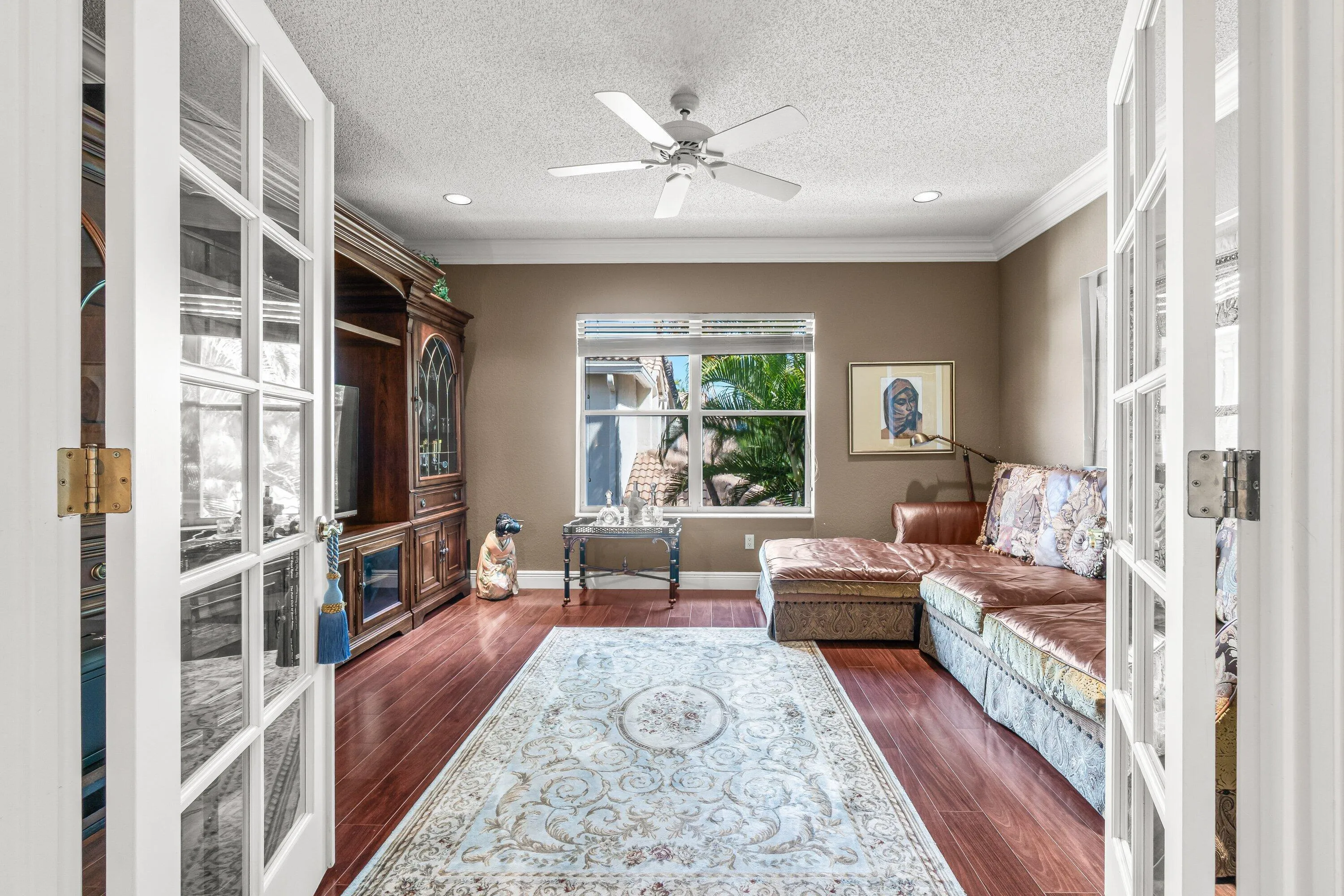 Den / 3rd Bedroom