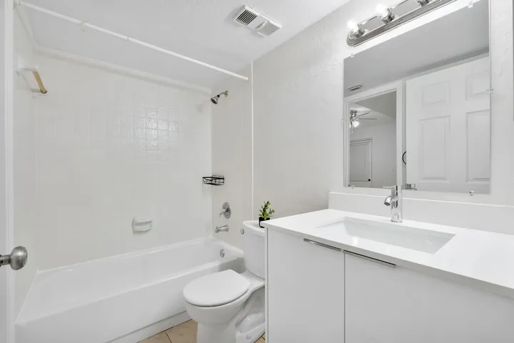 9777 Westview Dr u1112_010