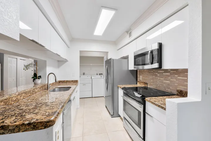 9777 Westview Dr u1112_013
