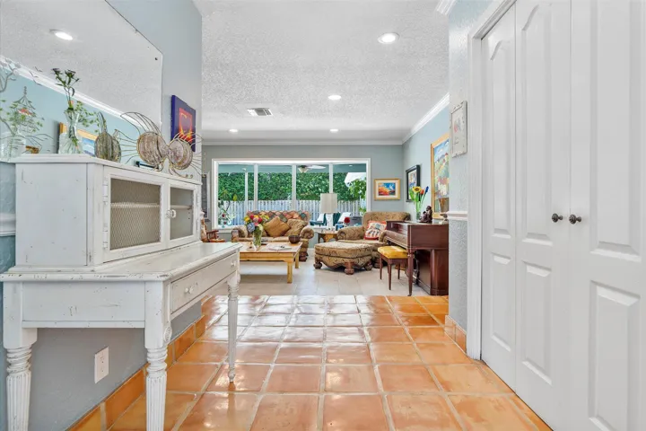12-5101 N 36th Ct_012