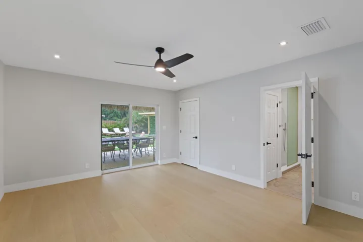 275 Northeast 16th St - 19.jpg-SMALL