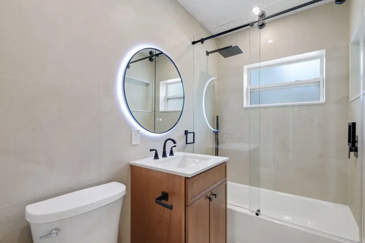 275 Northeast 16th St - 45.jpg-SMALL