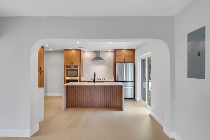 275 Northeast 16th St - 27.jpg-SMALL