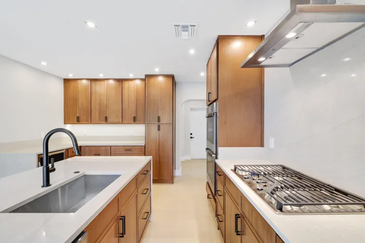 275 Northeast 16th St - 32.jpg-SMALL