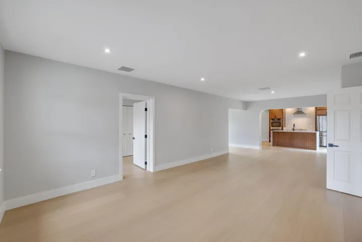 275 Northeast 16th St - 22.jpg-SMALL