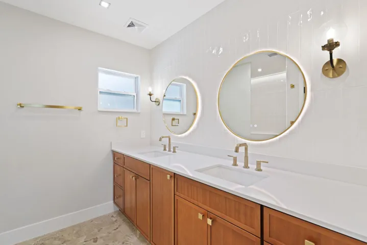 275 Northeast 16th St - 47.jpg-SMALL