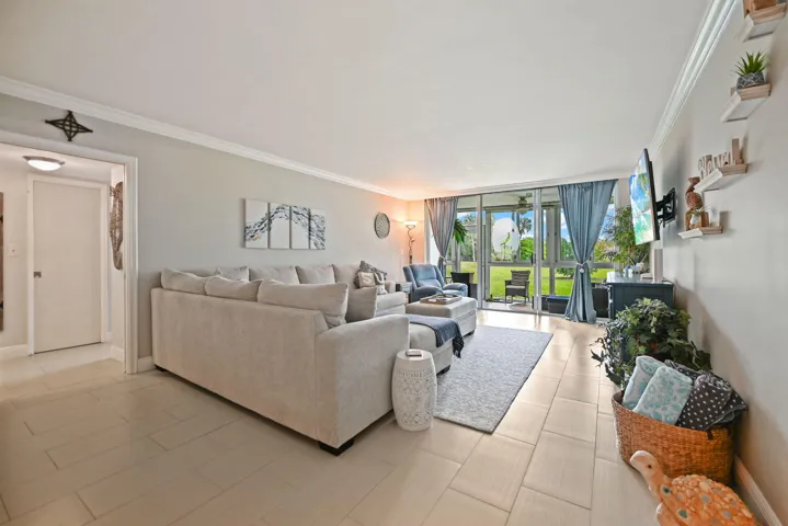 5-web-or-mls-800-cypress-blvd-103