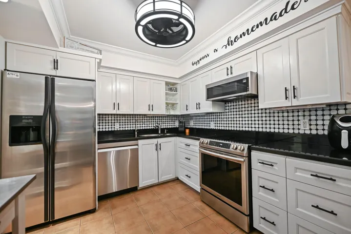 10-web-or-mls-800-cypress-blvd-103