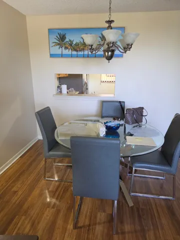5310 LAS VERDES 220 DINING ROOM 1