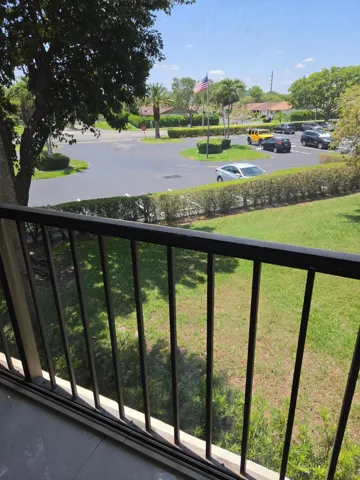 5310 LAS VERDES 220 BALCONY 2