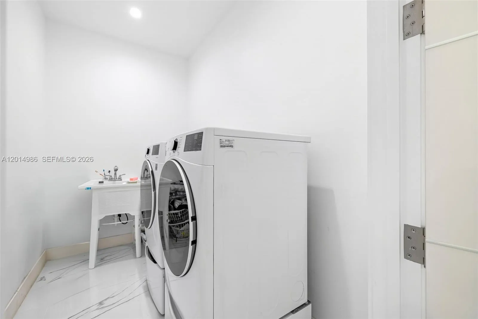 Property photo 100
