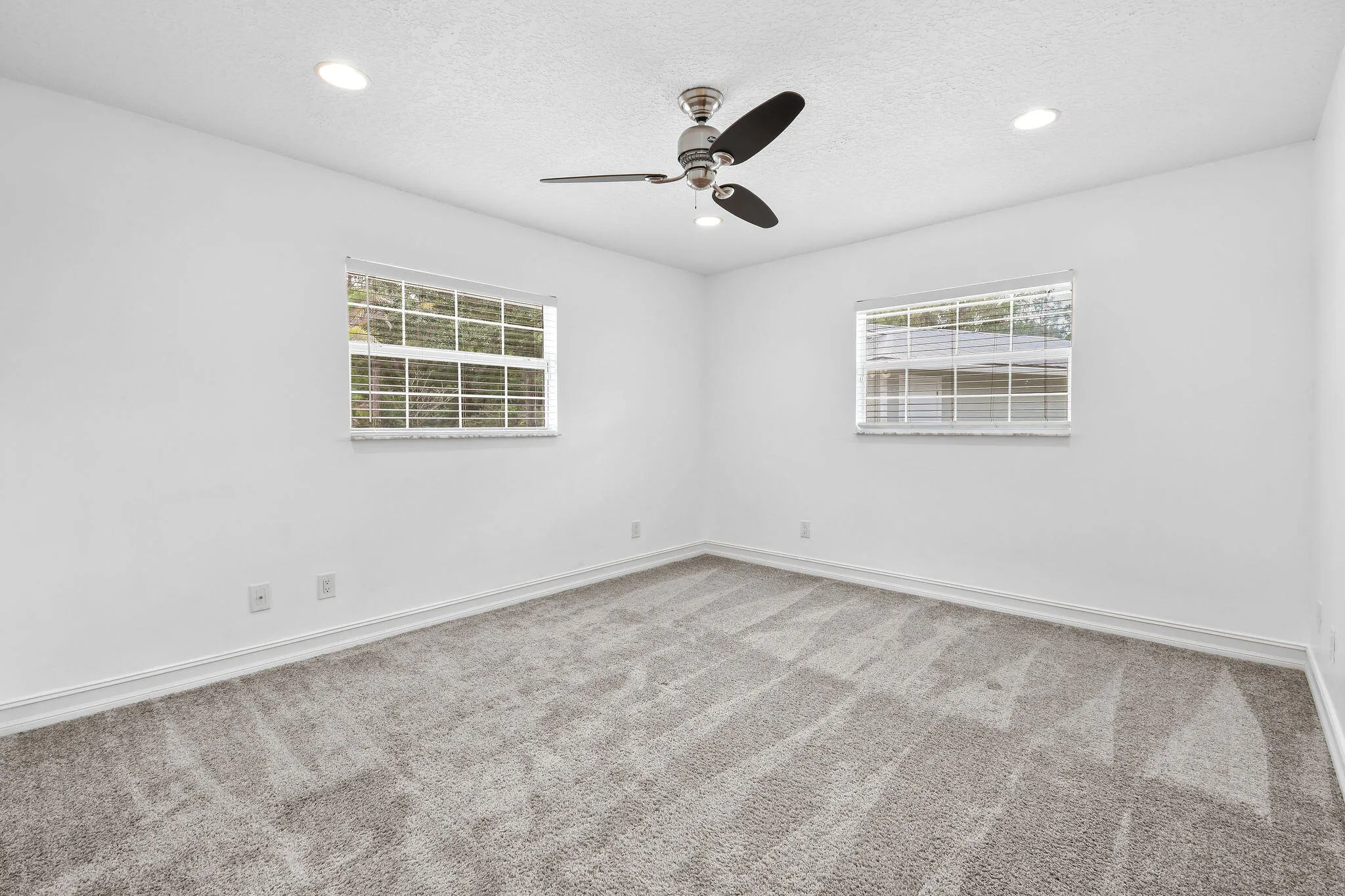 16582MellenLn(49)