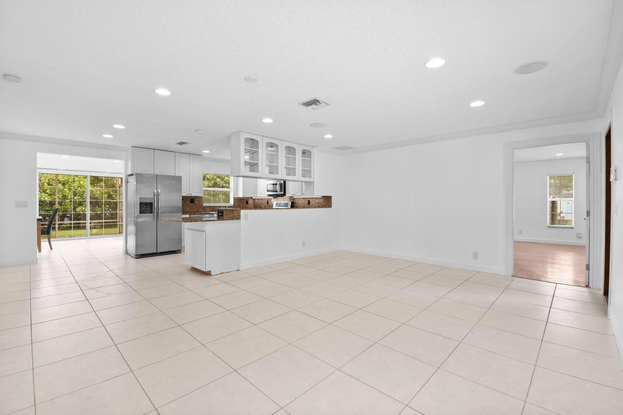 16582MellenLn(33)