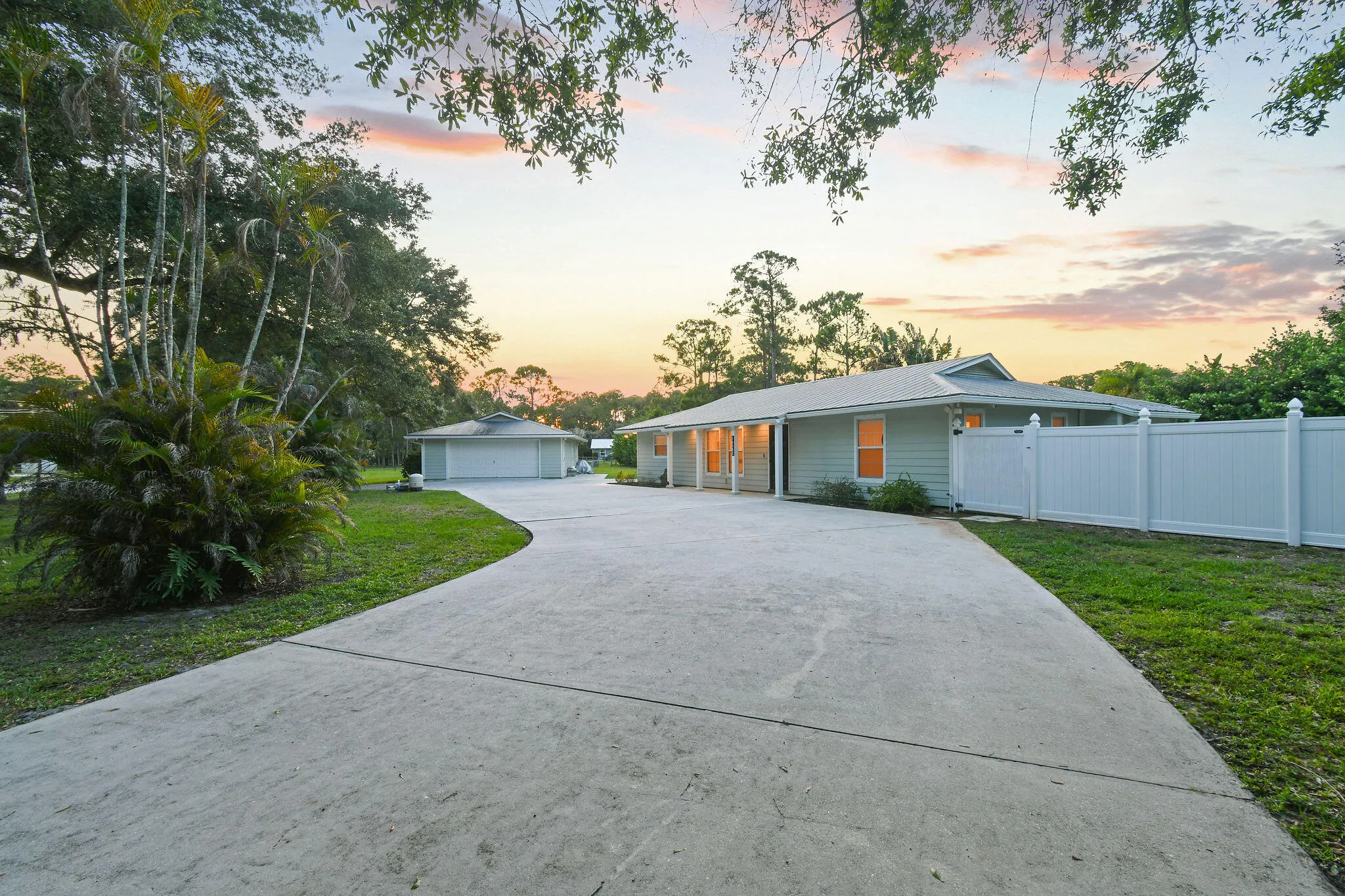16582MellenLn-Twilights(9)