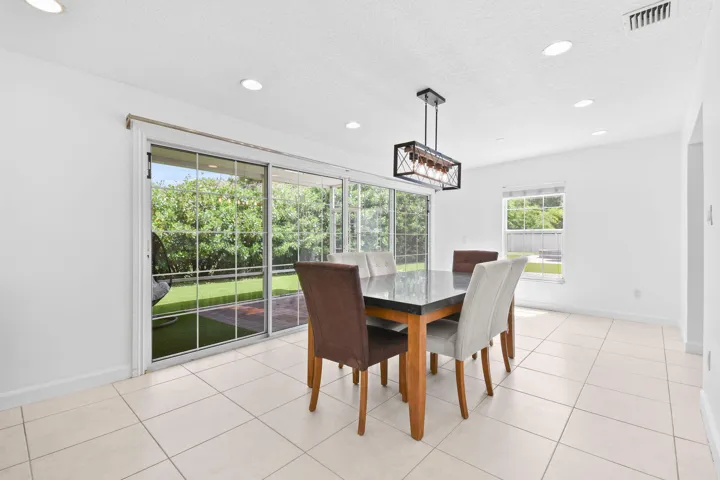 16582MellenLn(41)