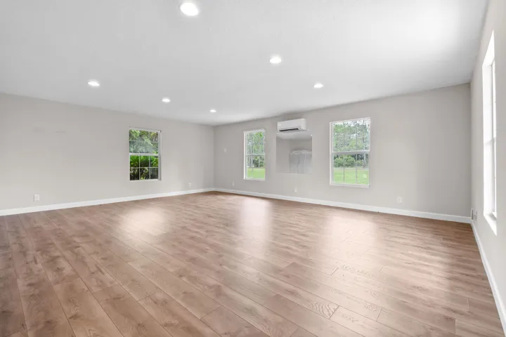 16582MellenLn(53)