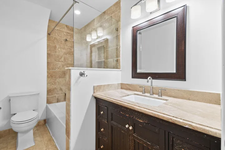 16582MellenLn(51)