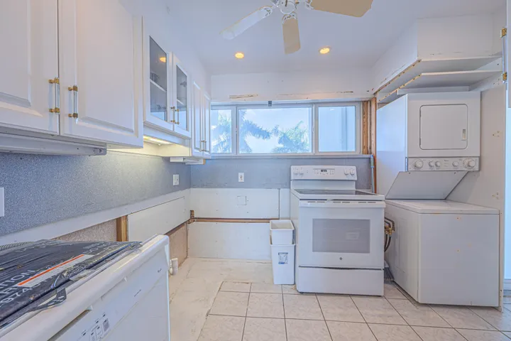 153A0009-HDR