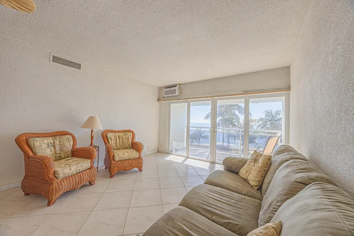 153A0033-HDR
