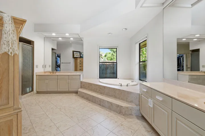 6980SEWingedFootDr(35)