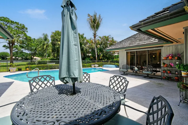 6980SEWingedFootDr(47)