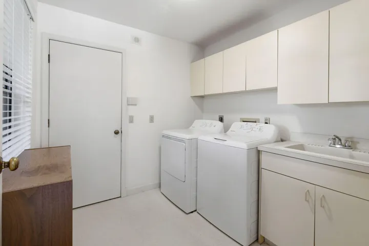 6980SEWingedFootDr(46)