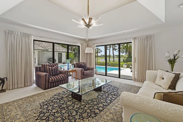 6980SEWingedFootDr(17)