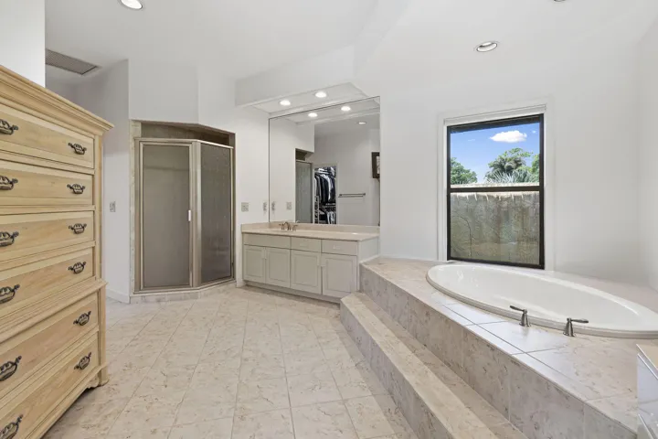 6980SEWingedFootDr(34)