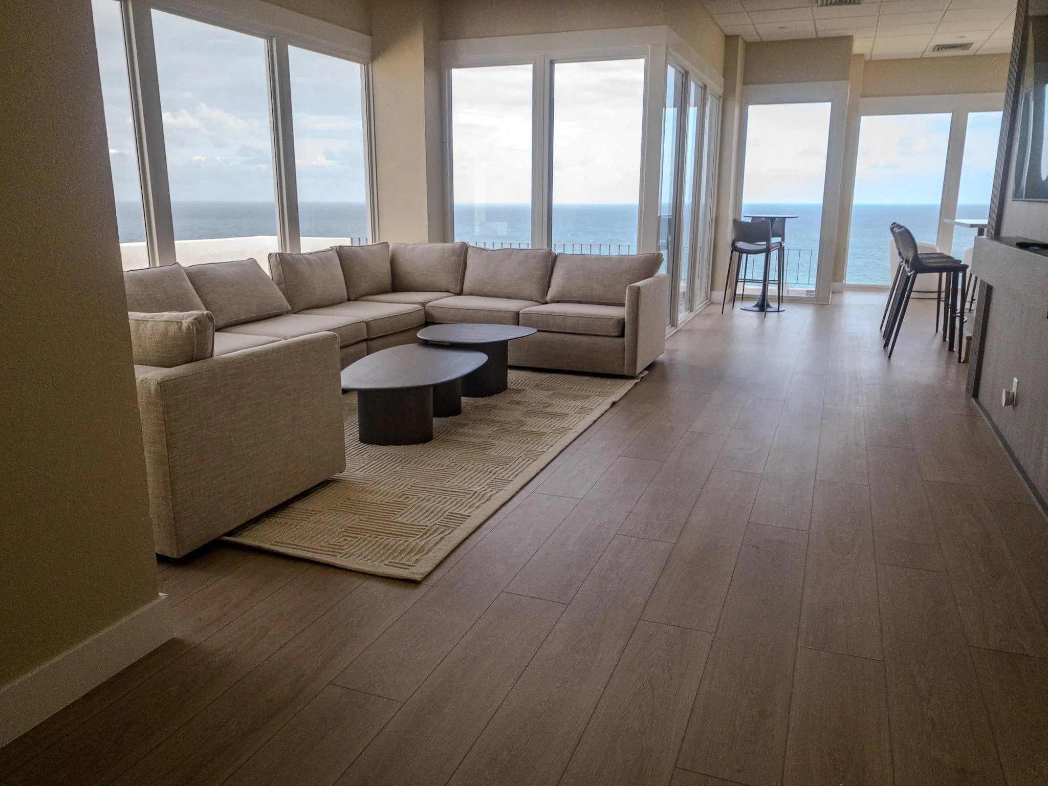 Sky Lounge