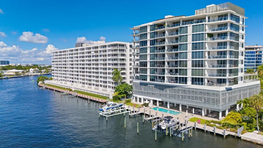 Adagio outlined dock