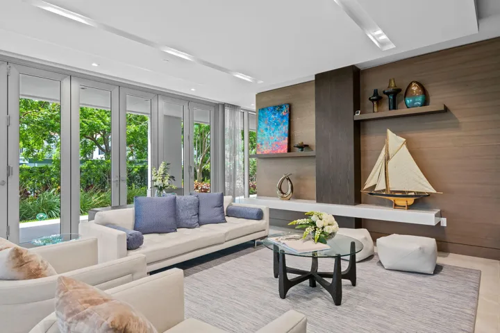 Steven G design Club Room