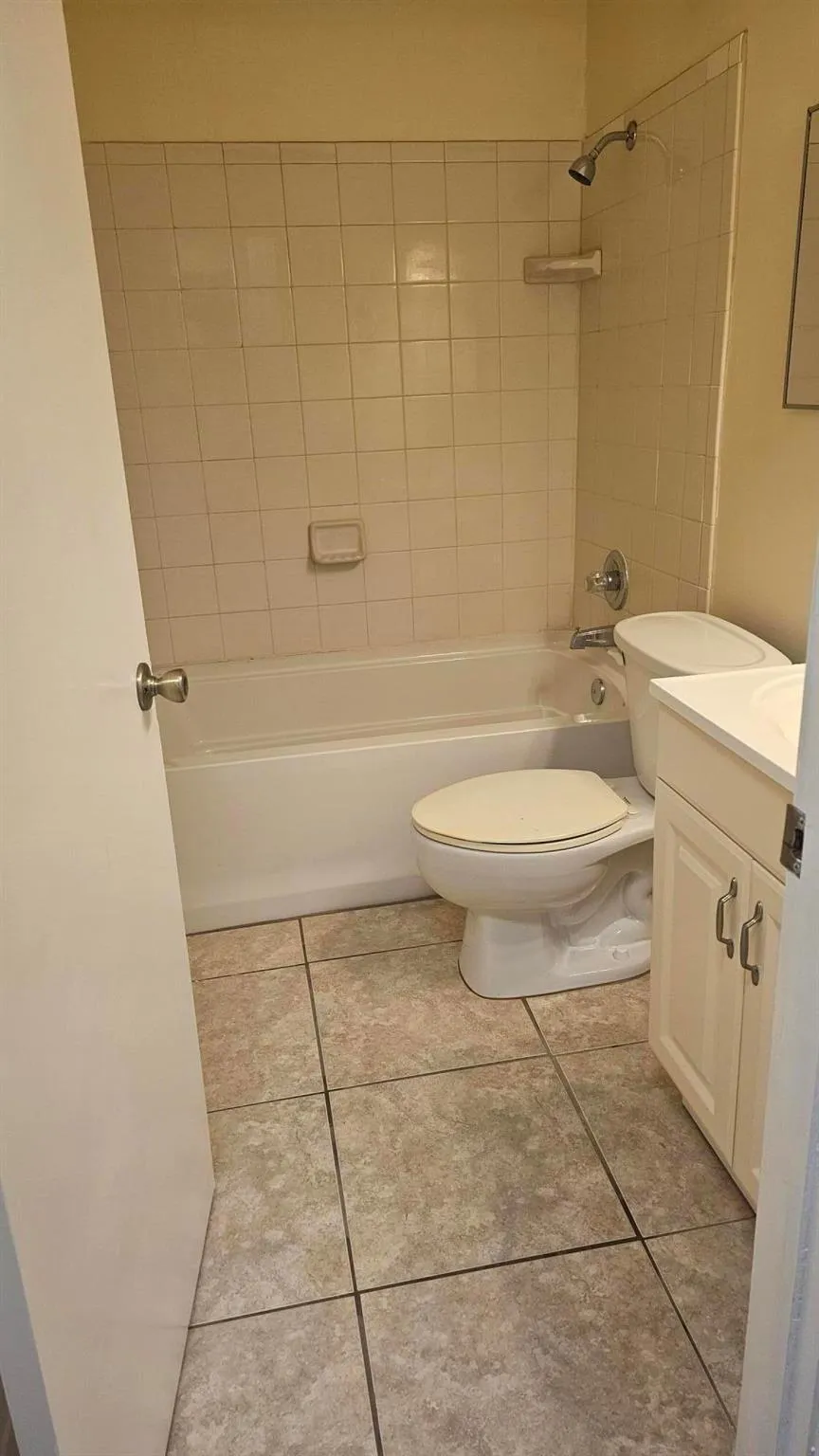 10821 bathroom