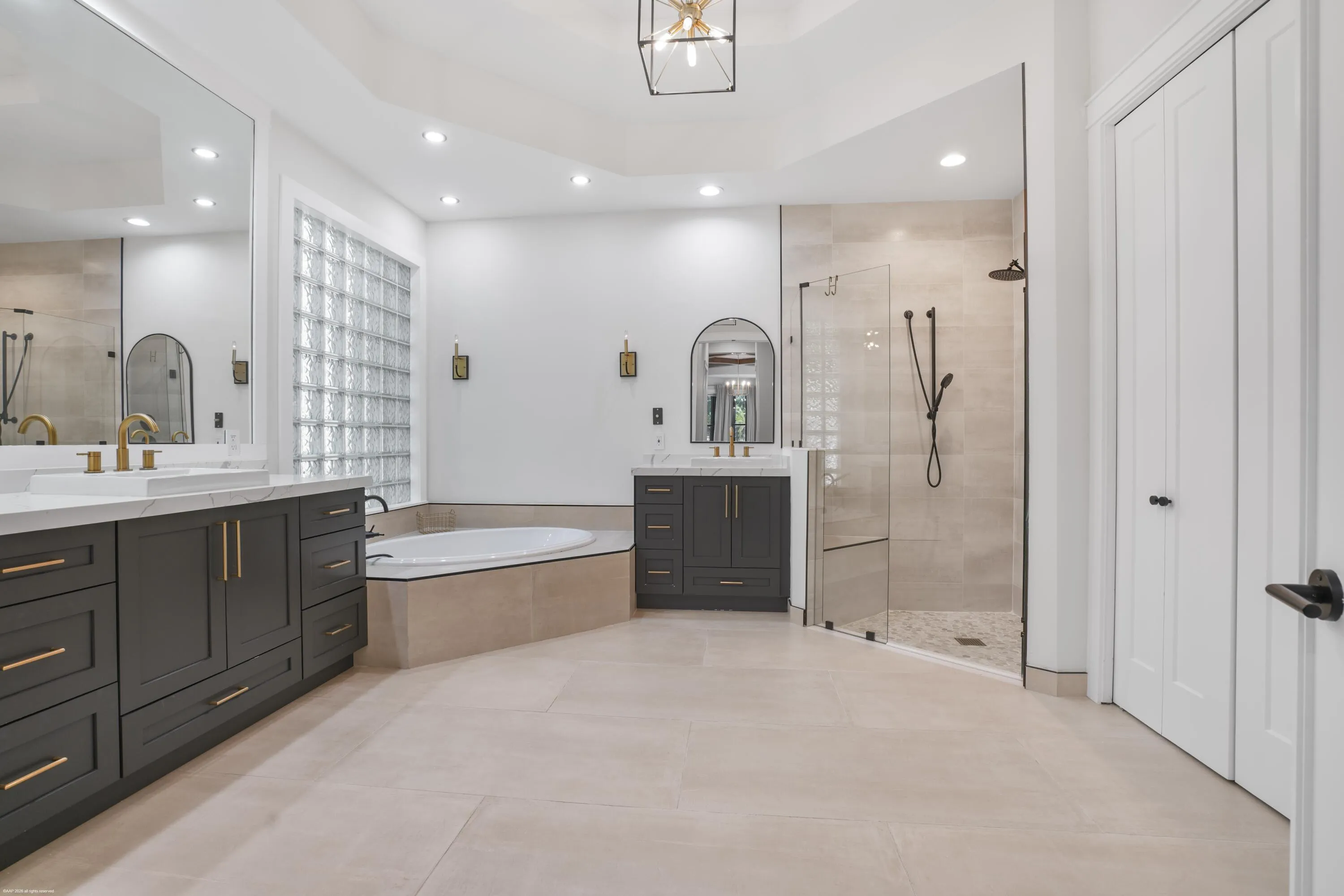Primary En-Suite